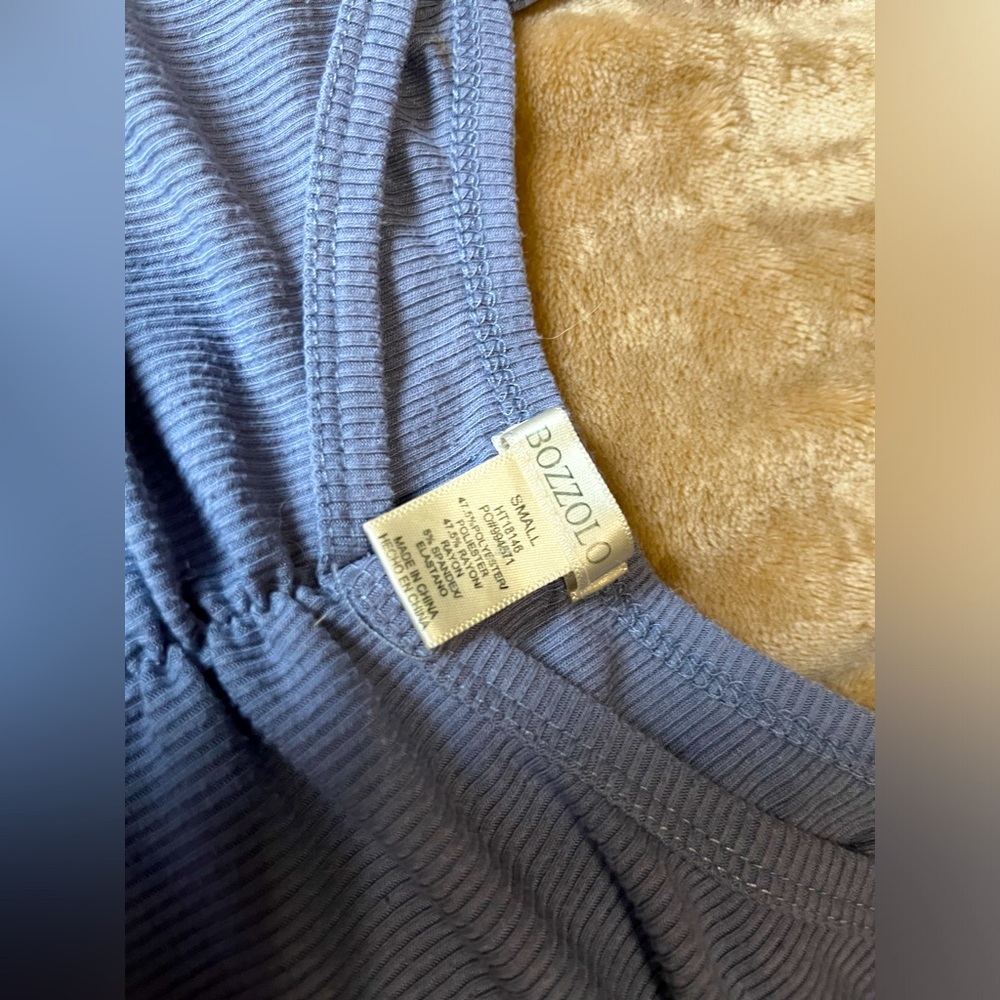 Bozzolo small, cute crop top used, but still in good shape